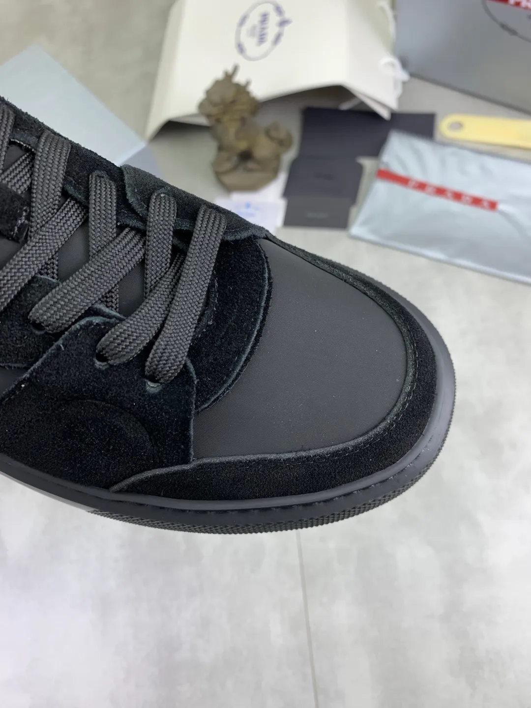 Men's men's shoes P560 💰【New style】Top quality, new popular models on the official website, which will never go out of style for a century, 🆘 The trendy brand (Prada) mainly promotes popular models, avant-garde and versatile fashionable men's shoes, privately molded, with cowhide splicing and 1:1 oil edge treatment... fashionable and simple, original imported cowhide with python skin, cowhide leather lining for feet; the atmosphere and personality are more fashionable, eye-catching and pursuing class. It will subvert the old idea and be a must-have for fashionistas who want to spend time with you! Must keep it! High-end comfortable and low-cost, high-end quality workmanship. Size: 38-45 4️⃣ colors available. full package